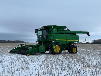 2007 John Deere 9860 STS Combine Harvester