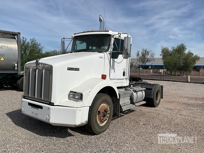 2008 Kenworth T800 4x2 S/A Day Cab Truck Tractor