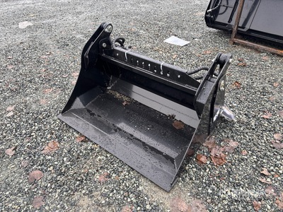2025 GIYI GY-XKH39 39 in Multi-Purpose Mini Skid Steer Bucket (Unused)