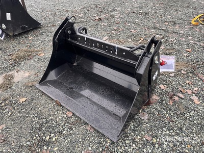 2025 GIYI GY-XKH39 39 in Multi-Purpose Mini Skid Steer Bucket (Unused)