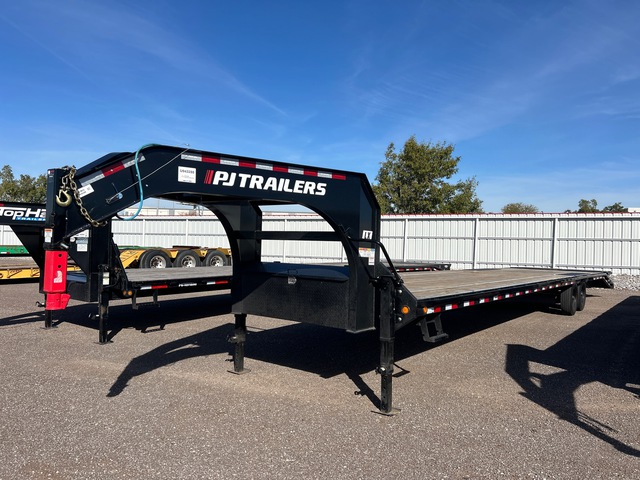 2026 PJ Trailers LX402 40 ft T/A Gooseneck Equipment Trailer