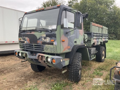 2002 Stewart & Stevenson M1078A1 LMTV 4x4 Cargo Truck