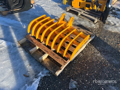 2025 GIYI 44 in Excavator Rake - Fits Cat 305 (Unused)