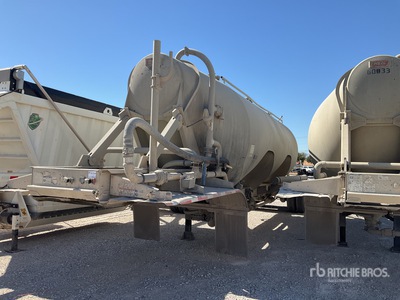 2017 Heil T/A Pneumatic Bulk Trailer