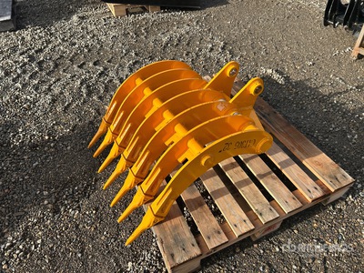 2025 GIYI 32 in Excavator Rake - Fits Cat 305 (Unused)