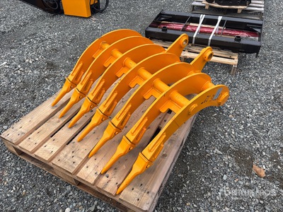 2025 GIYI 32 in Excavator Rake - Fits Cat 305 (Unused)