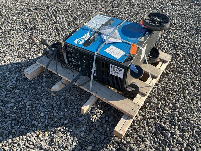 Miller Millermatic 250 DC Welding Power Source/Wire Feeder Miller Millermatic 250 DC Welding Power Source/Wire Feeder