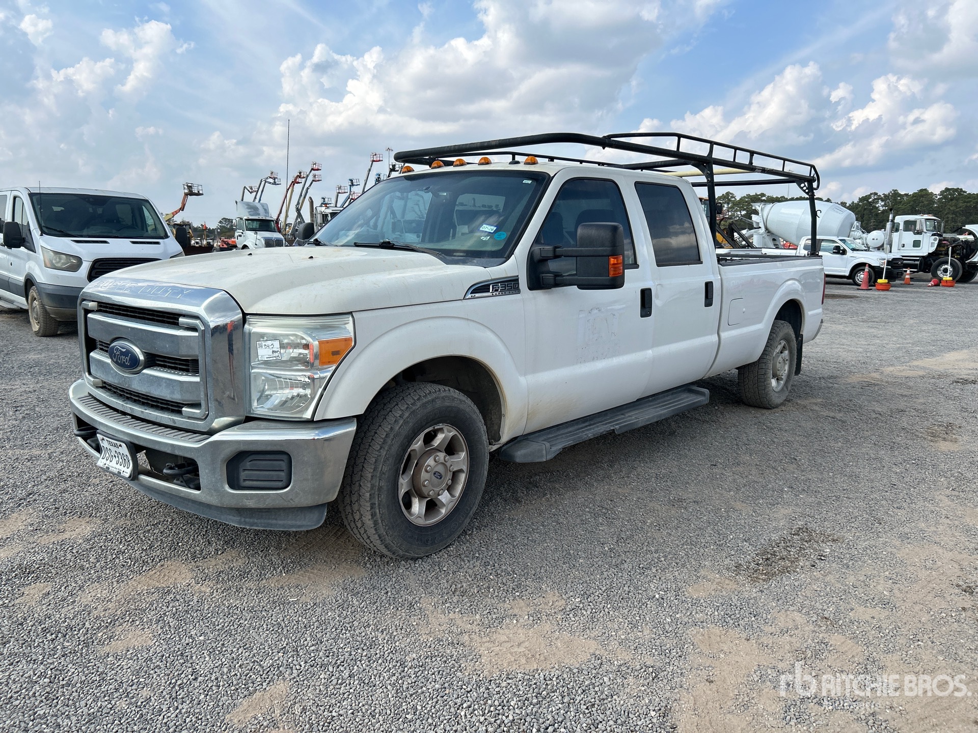 2015 Ford F-350 XLT 4x2 Crew Cab Pick Up