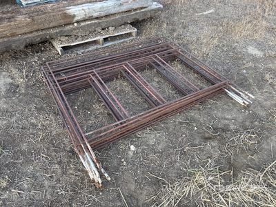 Quantity of 5 ft Livestock Panel