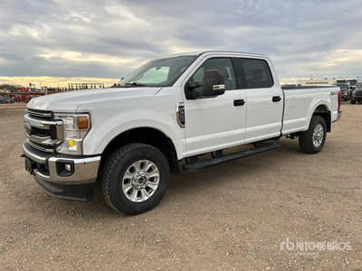 2022 Ford F-350 XLT 4x4 Crew Cab Pickup