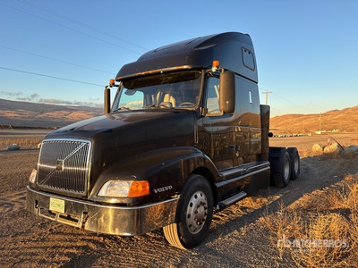 2000 Volvo VN 6x4 Sleeper Prime Mover