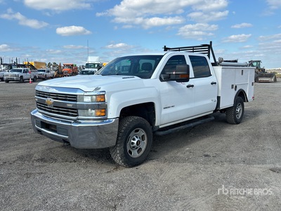 2016 Chevrolet Silverado 2500HD 4x4 Crew Cab شاحنة متعددة الاغراض