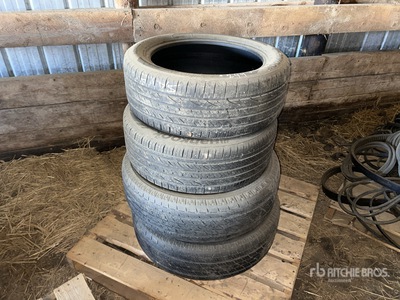 Quantity of (4) Hankook 235/50R19 Pneus