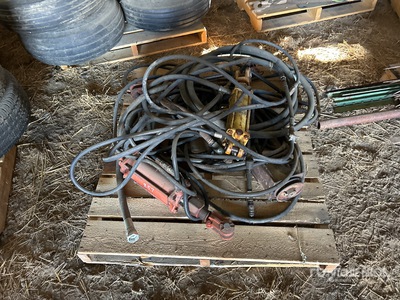 Quantity of Hydraulic Cylinders