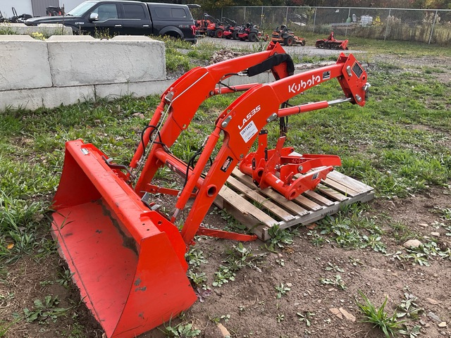 Kubota LA535 Front Loader Attachment