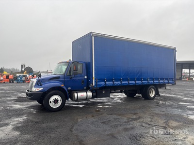 2018 International 4300 4x2 Ciężarówki - firanka