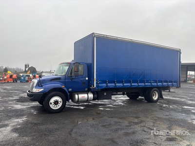 2018 International 4300 4x2 Curtain Side Truck