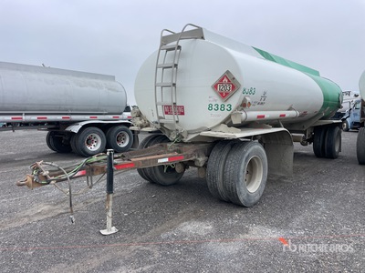 1981 Clough T/A Pup Tanker Trailer