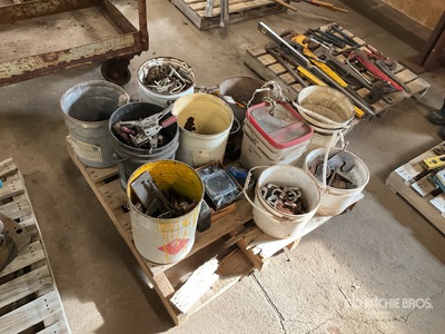 Quantity of Misc Chains and Hooks