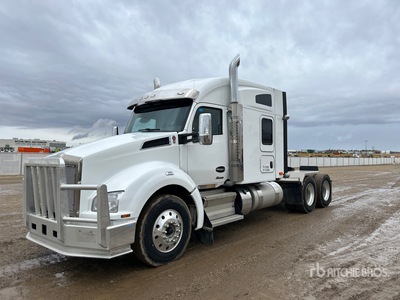 2023 Kenworth T880 6x4 T/A Sleeper Truck Tractor