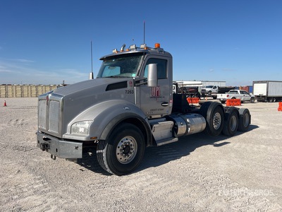 2015 Kenworth T880 8x4 Tri/A Day Cab Truck Tractor