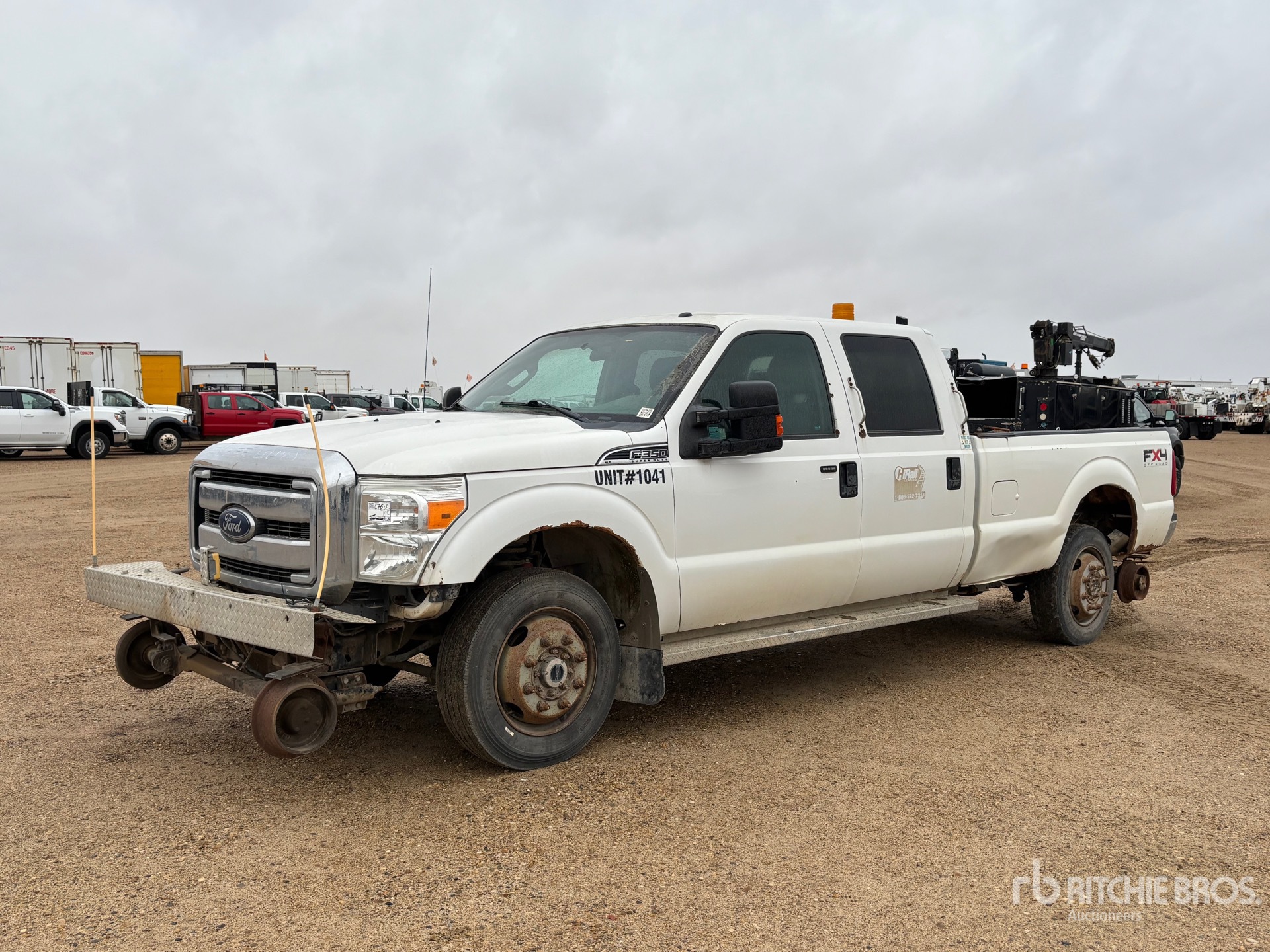 2013 Ford F-350 XLT 4x4 Crew Cab Hi-Rail Pick Up