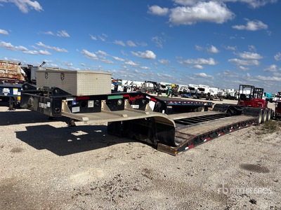 2014 Fontaine Tri/A Removable Gooseneck Lowboy Trailer