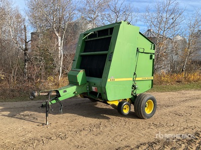 John Deere 530 Round Baler