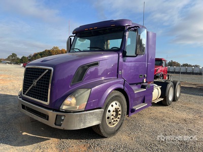 2013 Volvo VNL 6x4 トラックトラクター（T/A）