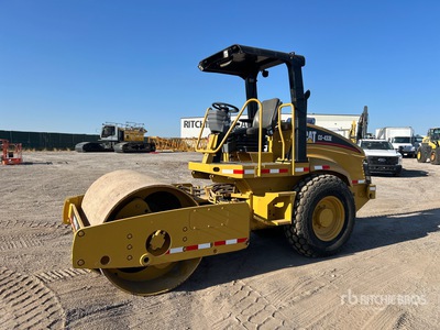 2010 Cat CS-433E Smooth Drum Compactor