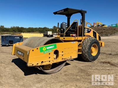 2009 Cat CS74 Smooth Drum Compactor