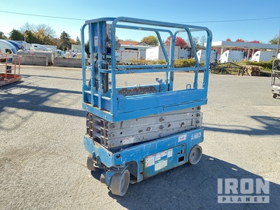 2012 Genie GS-1930 Electric シザーリフト (Inoperable)