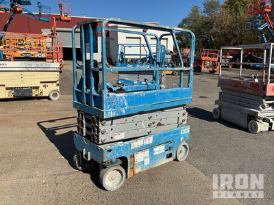 2012 Genie GS-1930 Electric シザーリフト (Inoperable)