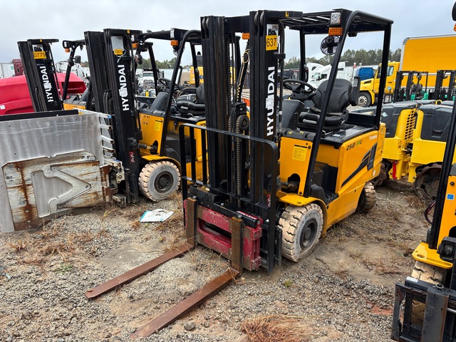 2021 Hyundai 25B-9U 4700 lb Electric Forklift 2021 Hyundai 25B-9U 4700 lb Electric Forklift
