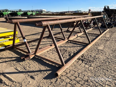 Quantity of (2) 20 ft Support pour tuyau