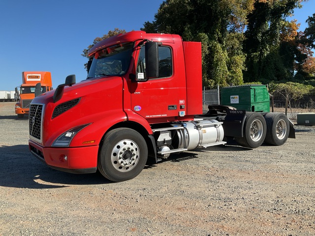 2021 Volvo VNR 6x2 T/A Day Cab Truck Tractor