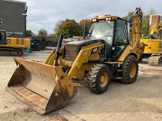 2018 Cat 450F 4x4 Backhoe Loader