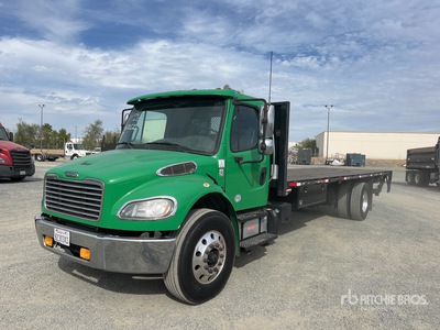 2017 Freightliner M2 106 4x2 Camion à Plateau