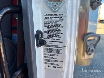 2018 Isuzu NPR XD 4x2 冷蔵トラック