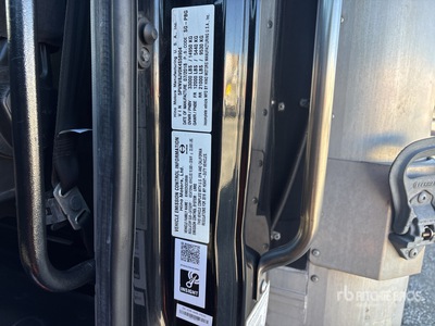 2019 Hino 338 冷蔵トラック