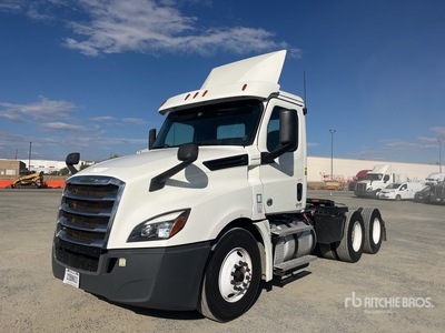 2020 Freightliner Cascadia 126 6x4 T/A Day Cab Truck Tractor