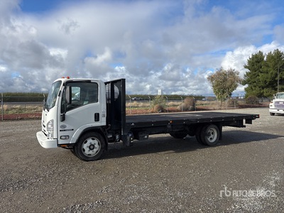 2019 Isuzu NRR 4x2 Flatbed Truck
