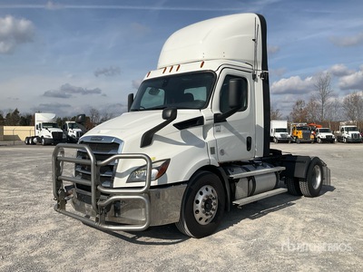 2020 Freightliner Cascadia 116 4x2 S/A Day Cab Truck Tractor
