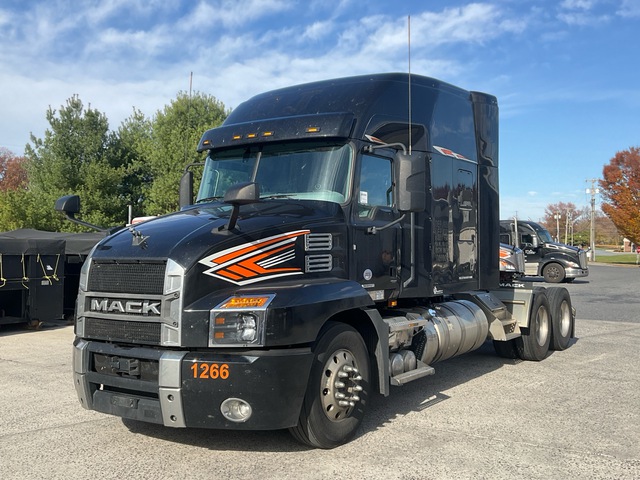 2020 Mack AN64T 6x4 T/A Sleeper Truck Tractor 2020 Mack AN64T 6x4 T/A Sleeper Truck Tractor