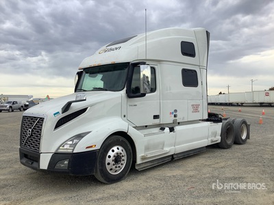 2022 Volvo VNL860 6x4 T/A Sleeper Truck Tractor