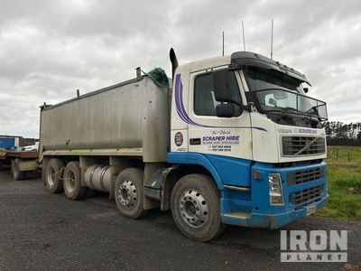 2003 Volvo FM12 8x4 Twin-Steer Autocarro ribaltabile