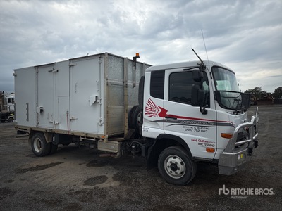 2012 UD MK 11 280 4x2 Van Truck
