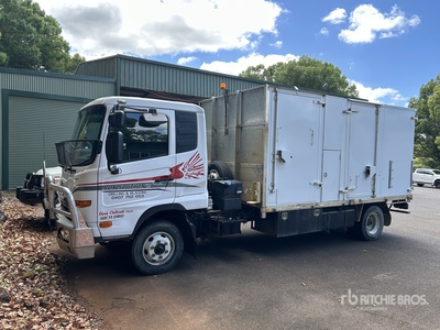 2012 UD MKB8E 4x2 Flatbed Truck