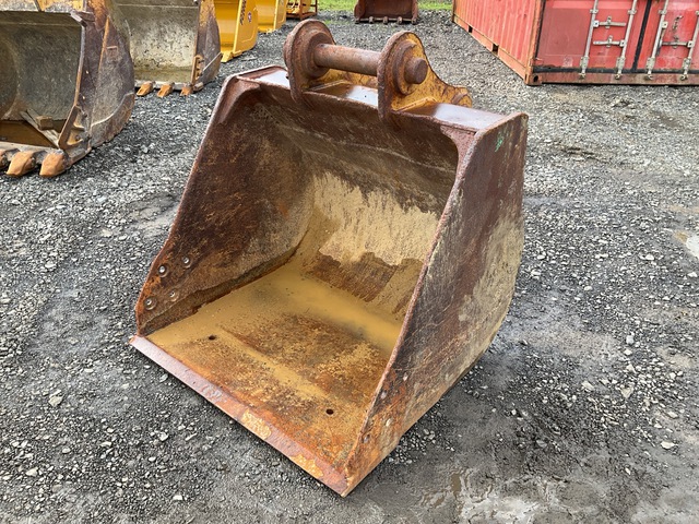 1150 mm Q/C Cleanup Excavator Bucket - Fits 20 - 25 ton 1150 mm Q/C Cleanup Excavator Bucket - Fits 20 - 25 ton