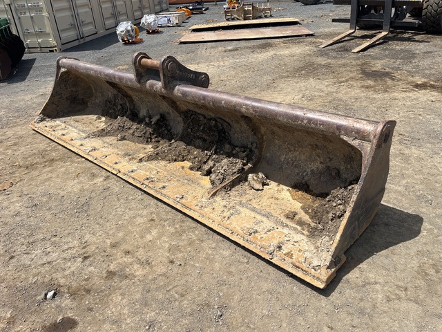 4160 mm Q/C Cleanup Excavator Bucket 4160 mm Q/C Cleanup Excavator Bucket